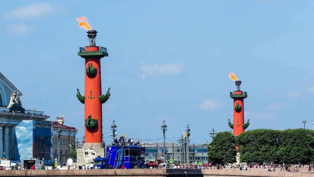 Ростральные колонны
